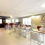 Kyriad Direct 阿格诺