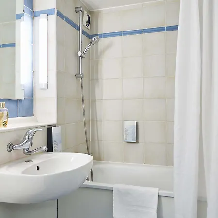 Kyriad Direct Hotel 2*