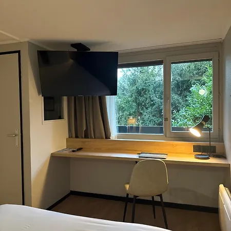 Kyriad Direct Hotel
