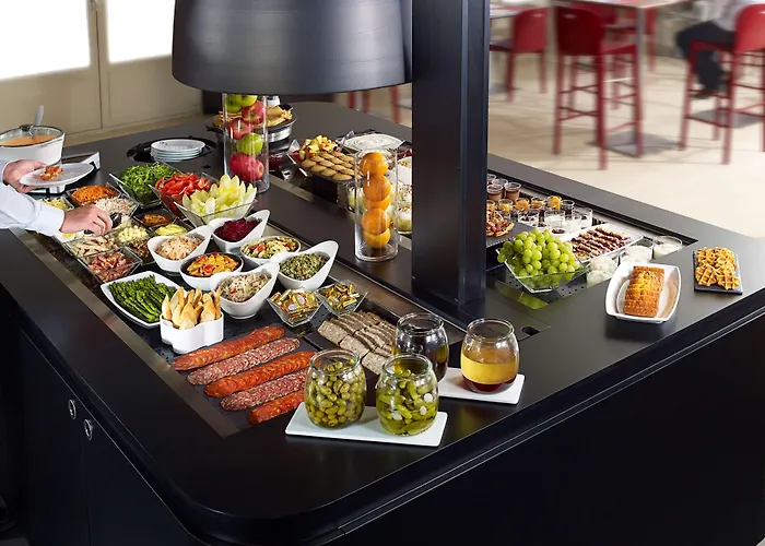 Hotel Kyriad Direct 2*