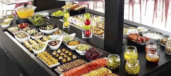 Отель Kyriad Direct 2*